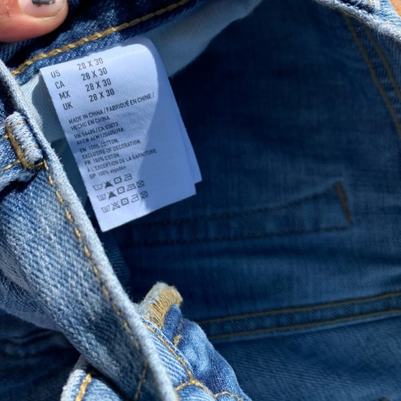 •American Eagle• distressed jeans - Picture 4 of 4